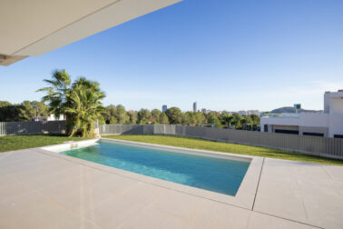 Newly built villa with pool in Sierra Cortina, Finestrat