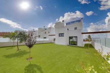 New built villa in Mutxamel with sea views