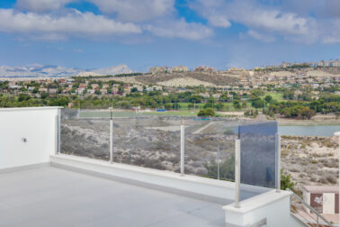 New built villa in Mutxamel with sea views